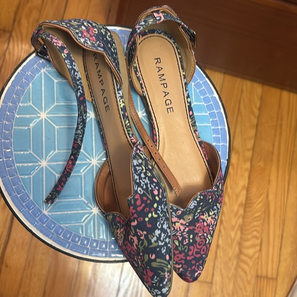 Rampage NEW Women's Casandra Size 6 Floral Flats - Picture 2 of 7